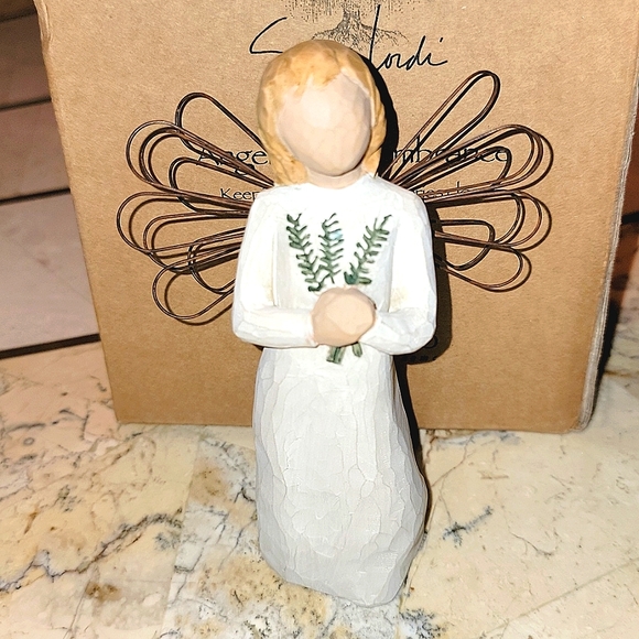 WILLOW TREE ANGEL OF REMEMBRANCE FIGURINE
